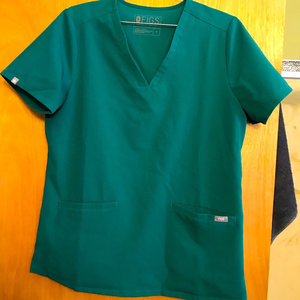 Figs hunter green Casma 3 pocket scrub shirt